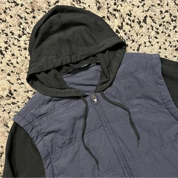 Travis Mathew Scavenger Hooded Golf Vest Jacket Navy Blue Grey Men’s Size Large - Picture 9 of 16